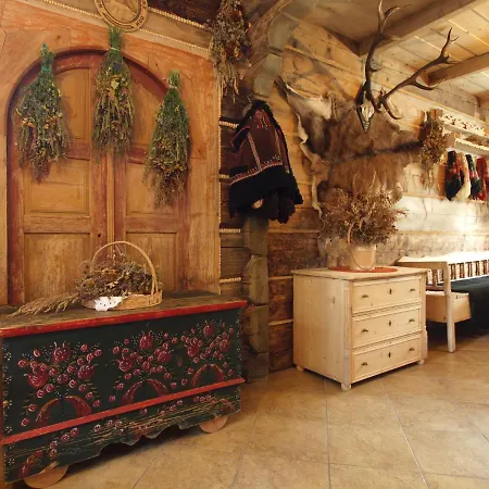 Bystry, Pod Nosalem Konukevi 3*