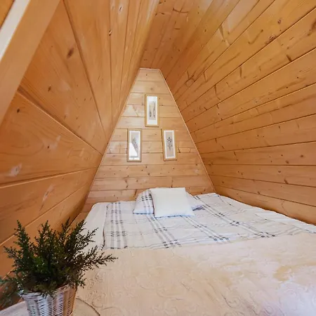 Konukevi Bystry, Pod Nosalem 3*