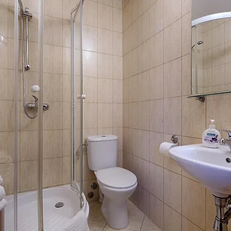 Konukevi Bystry, Pod Nosalem 3*