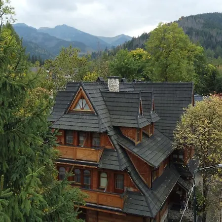 Konukevi Bystry, Pod Nosalem 3*