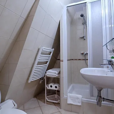 Konukevi Bystry, Pod Nosalem Zakopane